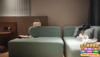 高颜气质外围，身材娇小性格温柔被操的娇喘连连