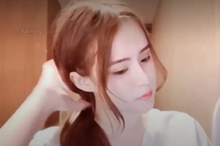 swag-vivibabe全露脸-在桌底下帮老板-爱的色情秘书